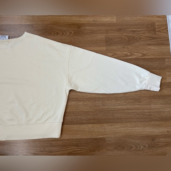 Floral Champion Logo Crop Crew - Picture 3 of 11